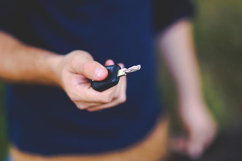 Best Savanna High School Behind the Wheel Training Close Up of a Car Key in a Person's Hand