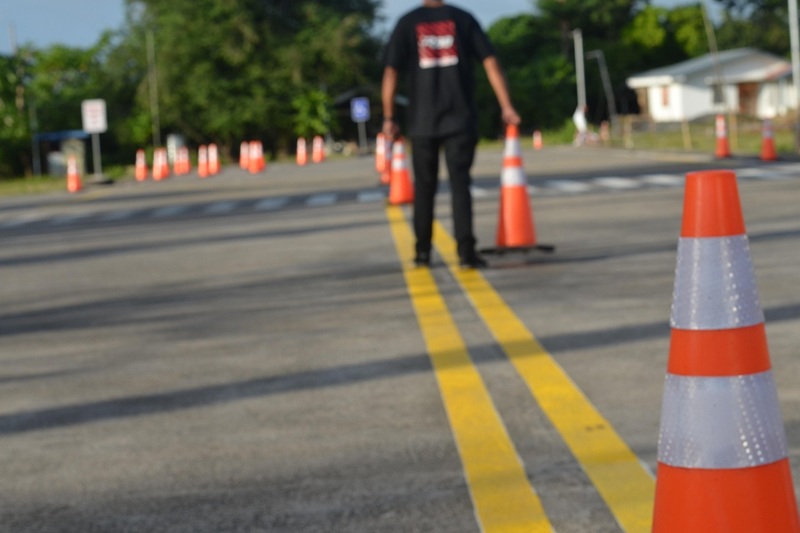 Best Lakeside High School Driving School a Person Putting Out Traffic Cones for a Driving Course